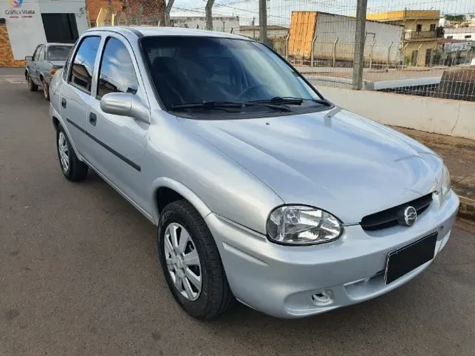 Chevrolet Corsa Sedan Super/ Classic 1.6 MPFI 8V 4 2004