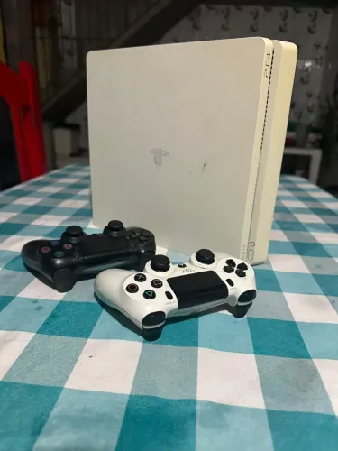 Ps4 slim branco