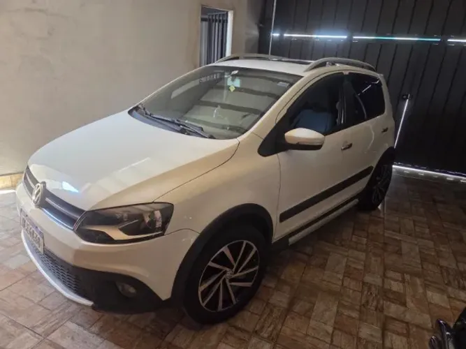Volkswagen Crossfox 1.6 MI Total Flex 8V 5P 2013