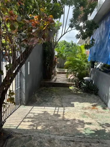 Casa com 3 quartos e 2 banheiros. Ponto de referência: próxima ao colégio adventista.