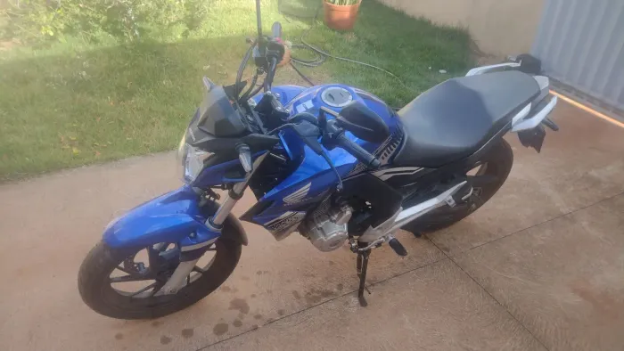 Honda twister 250 ano 2021
