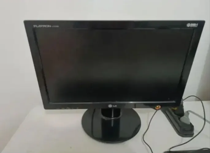 Computador Completo com Monitor LG | Windows 10 Pro | R$ 500