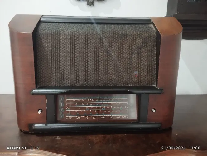 Rádio antigo valvulado Philips