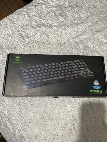 Teclado Mecânico Gamer T-Dagger Bora Switch Blue RGB - Usado em ótimo estado + Brindes