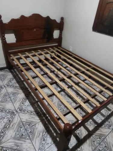 CAMA CASAL DE MADEIRA - 200 Reais apenas.