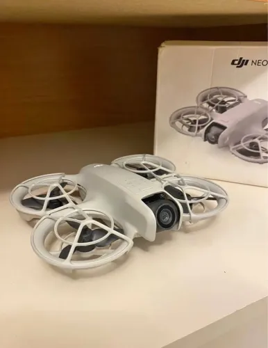 DJI neo