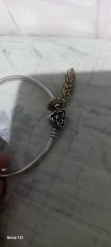 Pulseira pandora com 7 pingentes
