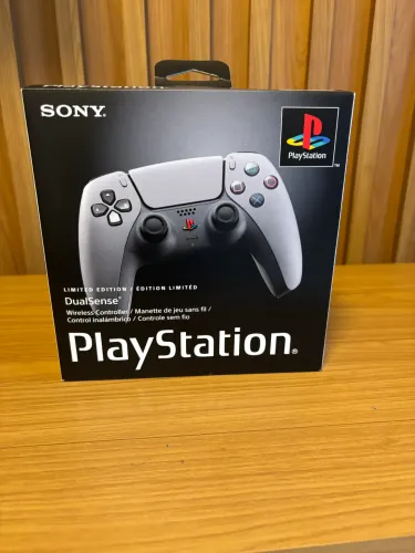 Controle comemorativo PS5