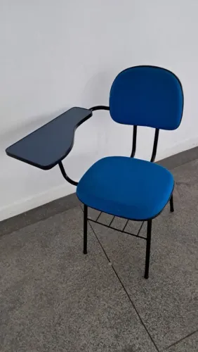 Cadeira Universitária com Prancheta - R$ 60