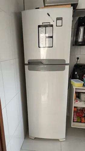 Geladeira/refrigerador continental Frost Free