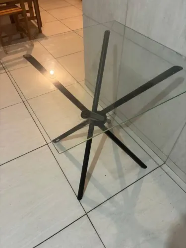 Mesa de Centro/Lateral de Vidro com Base Metálica