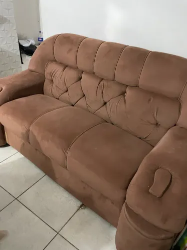 Sofá veludo 3 lugares