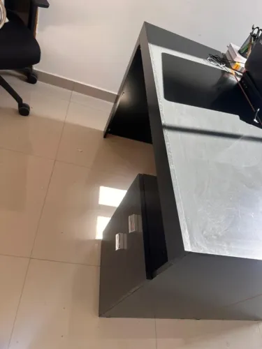 Escrivaninha Melissa 1.20m - 2 Gavetas e 1 Porta - Cor Chumbo (Moderna)