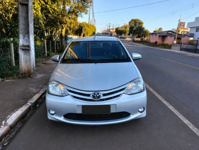 Toyota Etios XS Sedan 1.5 Flex 16V 4P Mec. 2015