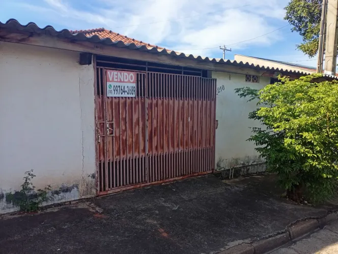 Vendo casa terreno inteiro
