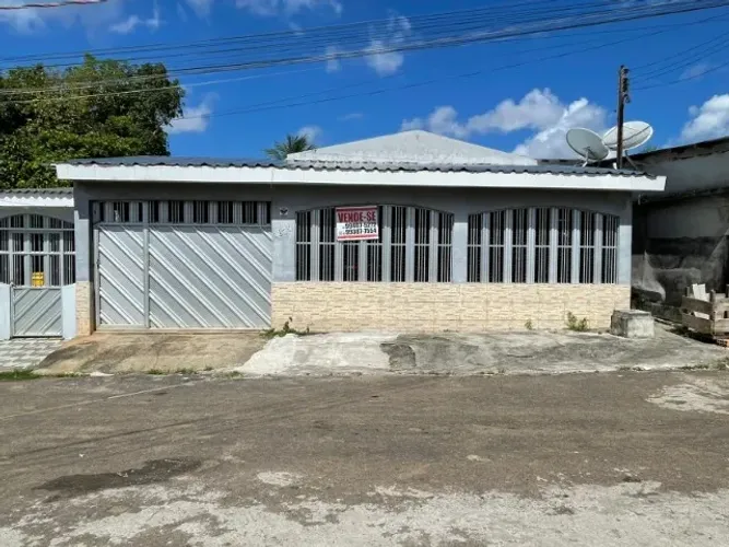 Casa (3 em 1) Casa principal, kitnet e casa aos fundos.