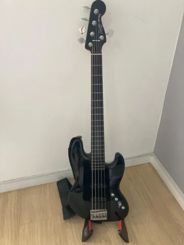 Contra Baixo Fender Squier Jazz Bass Ativo