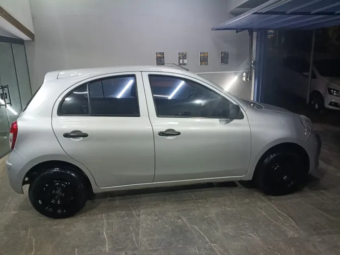 Nissan March 1.0 16V Flex Fuel 5P 2012