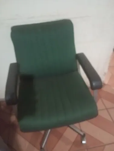 Vendo ou troco cadeira giratória