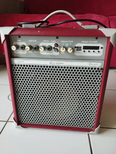 Caixa amplificada LL Audio