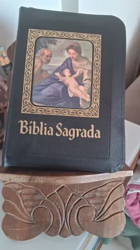 Antiga Bíblia sagrada nova Acompanha Suporte