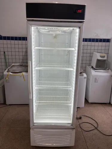 Freezer Fricon expositor vertical bebidas