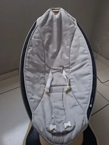 Cadeira de Descanso MamaRoo 4moms - Com Redutor de Assento