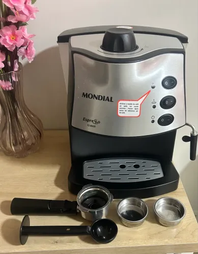 Cafeteira expresso Mondial 