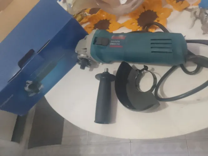 Lixadeira pequena 220v