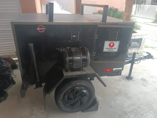Carretinha para barraca de teto