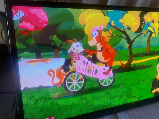Tv LG 50 polegadas plasma não é smart