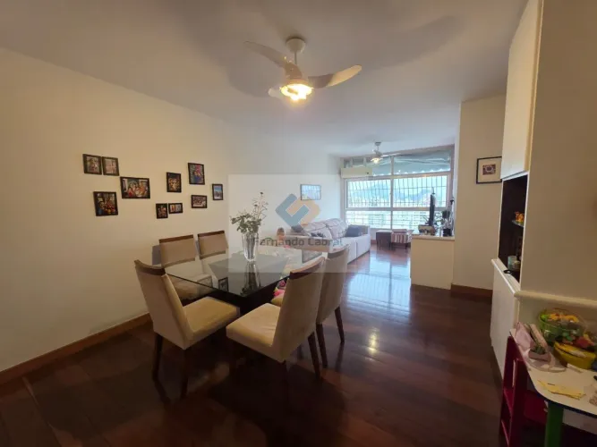 Apartamento à venda em Icaraí, Niterói-RJ: 2 quartos, 1 suíte, 1 sala, 2 banheiros, 1 vaga