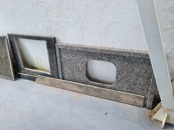 2 pias e 1 base para cooktop de granito, 380 cada