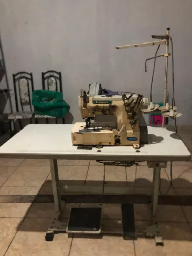 Maquina de costura goleira