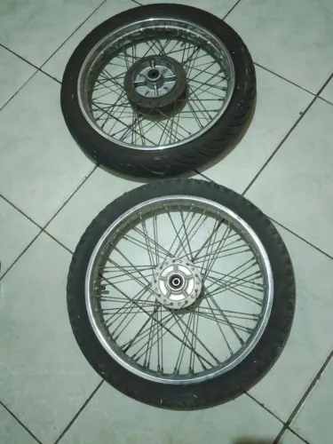Par de pneus pra fan 2014.