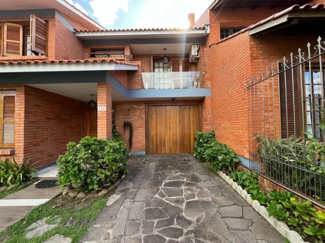 Casa com piscina a venda em Ipanema