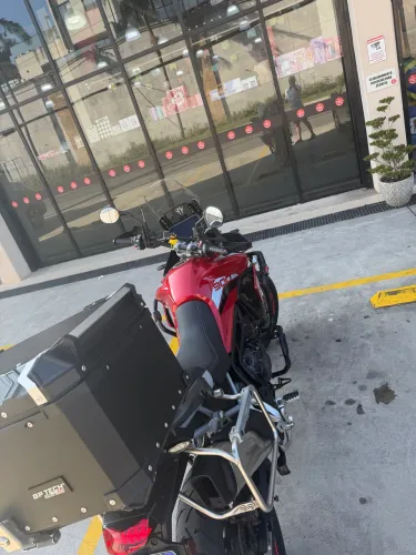 Tiger 900 pneus novos, manutenção em dia