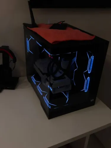 PC GAMER i5-14600K + XFX RX 7800 XT
