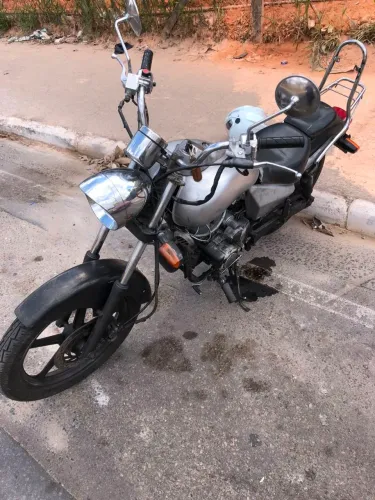 Dafra Kansas 150