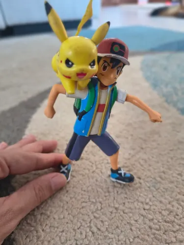 Ash e Pikachu - Pokémon - muito barato!