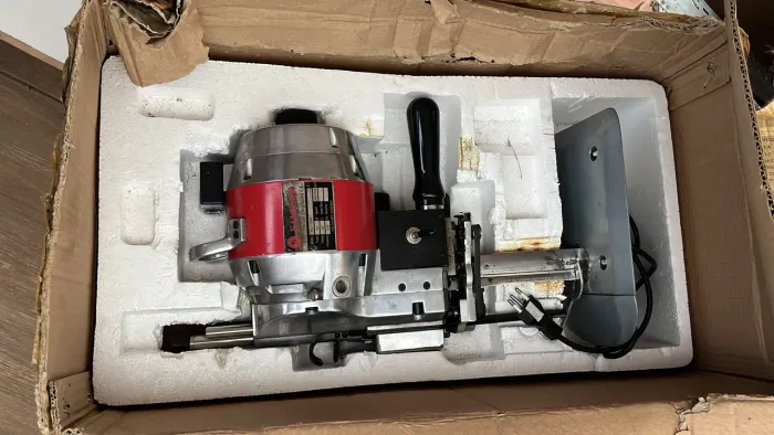 Máquina de corte de tecido Singer