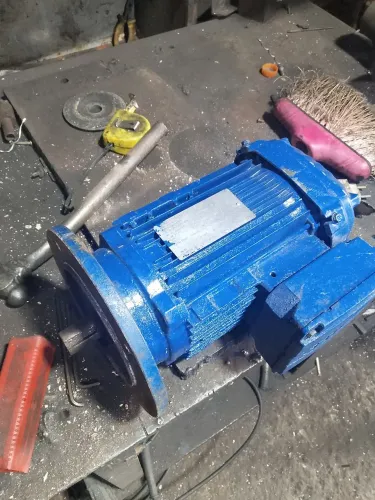 Vendo um motor trifásico 2 CV 1730 rpm