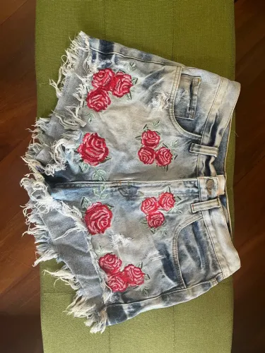 Short jeans flores