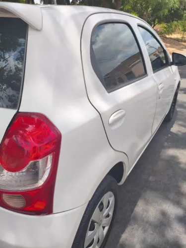 Toyota Etios X 1.3 Flex 16V 5P Mec. 2015