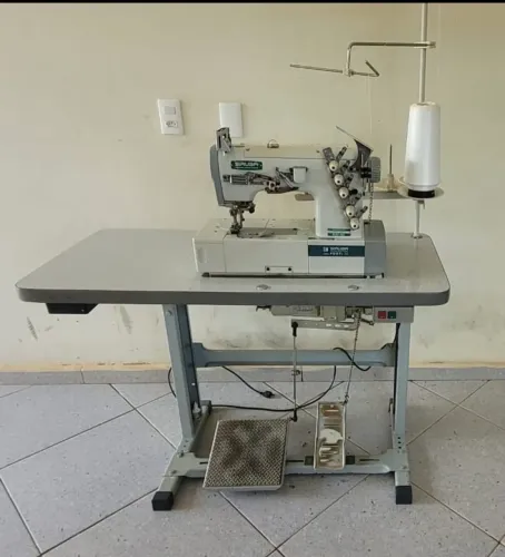 Máquina de Costura Industrial Galoneira (Siruba) F007
