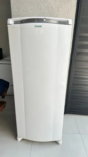GELADEIRA MUITO CONSERVADA