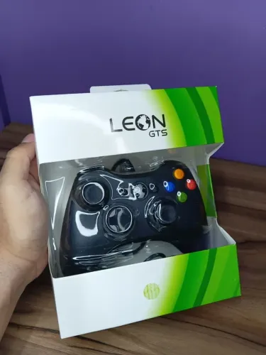 Controle de Xbox 360 - com cabo de 1,5 m - últimas unidades 