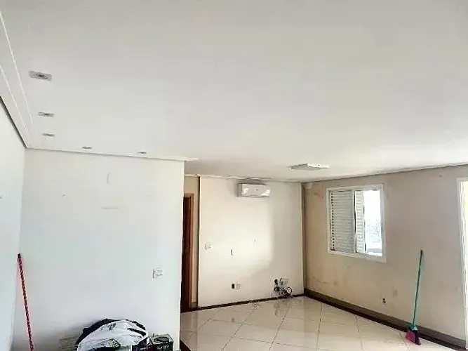 Apartamento de Alto Padrão no Jardins do Tamboré com 3 Suítes e Vista Livre