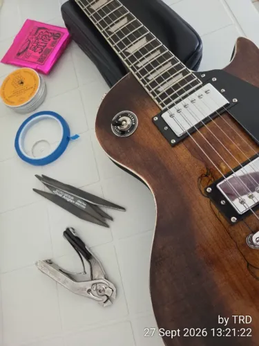 RECONDICIONAMENTO DE GUITARRAS E VIOLOES