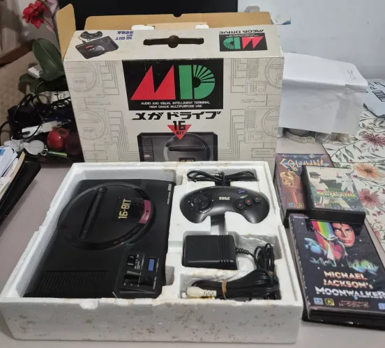CONSOLE/VIDEOGAME MEGA DRIVE JAPONÊS FRIST RUN (1° MODELO - PLACA Va0)